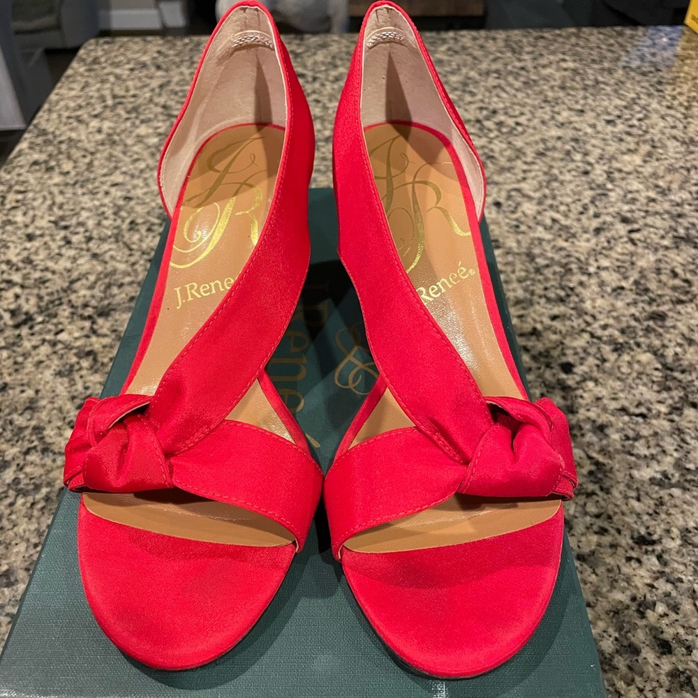 J.Reneé Red Satin heels Women’s 8.5